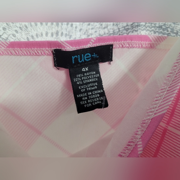 Pink And White Plaid Stretchy Plus Size 4x Crop Top With Adjustable Straps NWOT - Picture 2 of 3